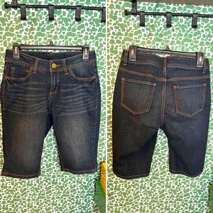 EUC Faded Glory Jean Shorts 🩳 Size 4. Front, slight fade wash.